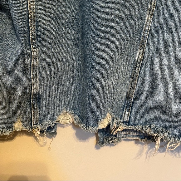 Zara Cropped + Distressed Denim Jacket - Picture 3 of 5